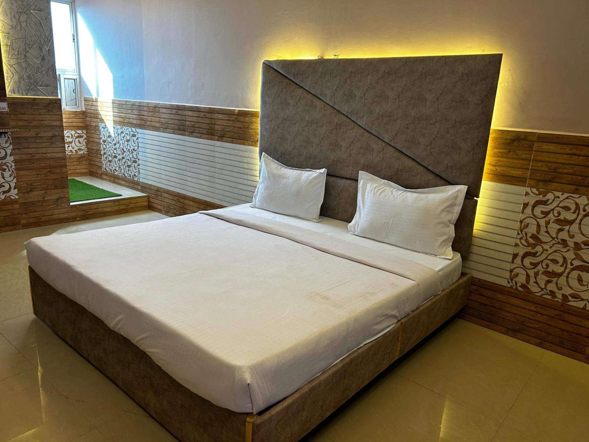 Hotels7Apple Mahoba Dış mekan fotoğraf